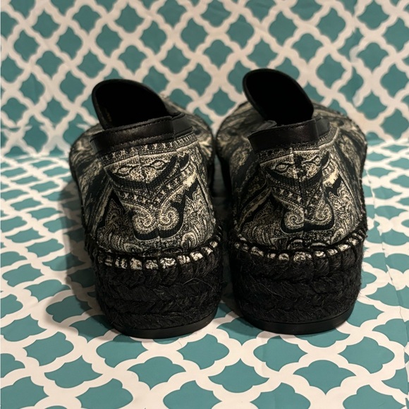 Alexander McQueen Espadrille Black and White Slip Ons Size 8 1/2 / 39 EU - Picture 4 of 9